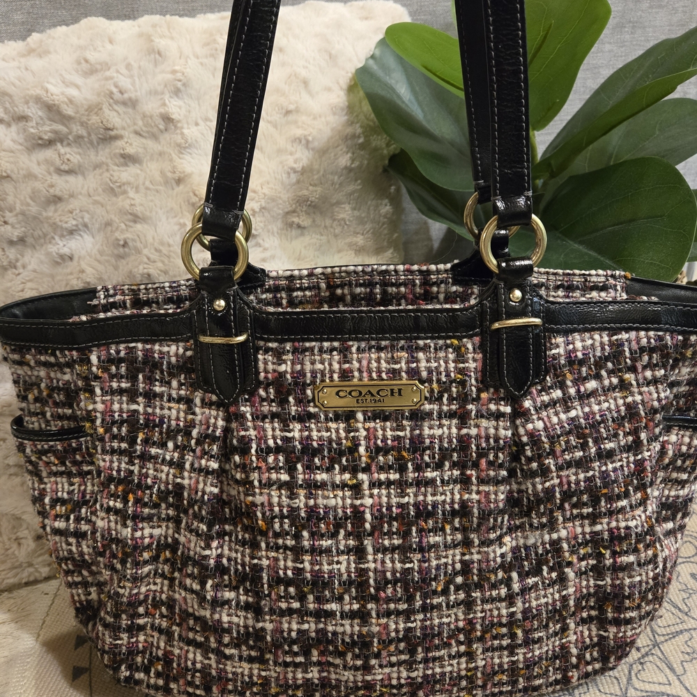 COACH East West Zip tweed Tote
